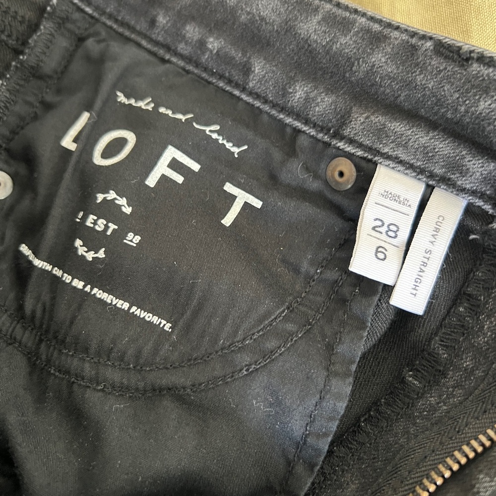 EUC LOFT Black Curvy Straight Jeans, Sz 6/28. Cuffed/frayed hem